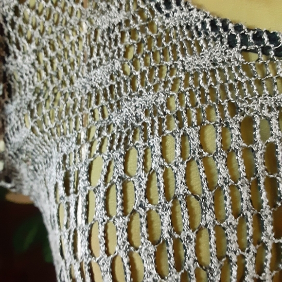 BELLA D Open Knit Pullover Top Open Back Size Medium - Picture 3 of 12